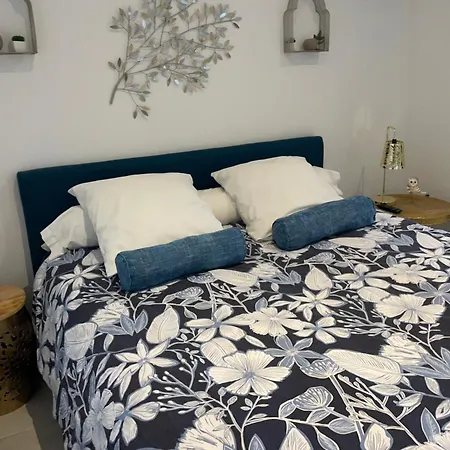 La Perriere Holiday home *
